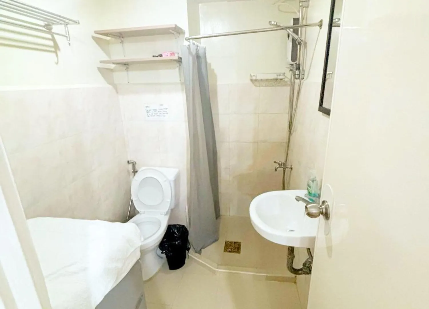 MC Suite By Seawind condominium in Davao City Near Airport, SMX Sm Lanang, Abreeza mall,Airport, Samal island ,Sasa wharf and ports Apartamento